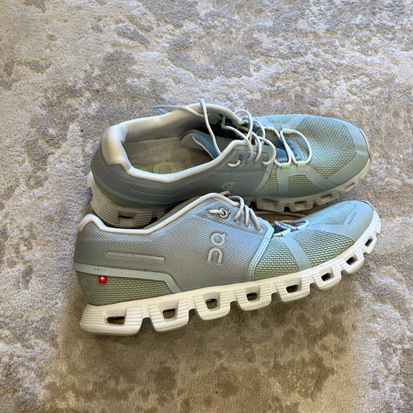 ON CLOUD Women Running Shoes Size 10 - Picture 2 of 8